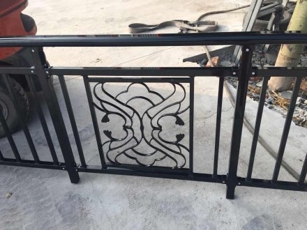 陽臺護欄有哪些樣式？陽臺護欄樣式如下：