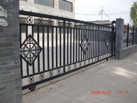 廠家供應鐵藝圍欄B25圍欄